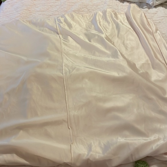 OLGA Slip or nightie, 38D blush color lace nylon ExCellent condition pre-loved - Picture 9 of 9